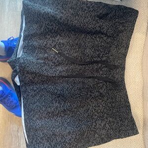 lululemon shorts size 8